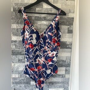 Women SEEKERS ESSENTIALS Australia NWT-One Piece Floral Bella Print Swim Suit-20